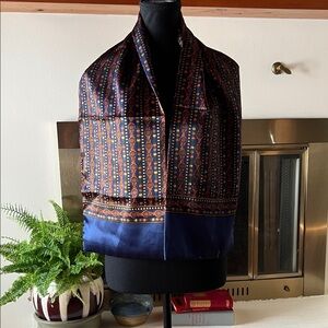 Elegant Patterned Kkusebo Scarf